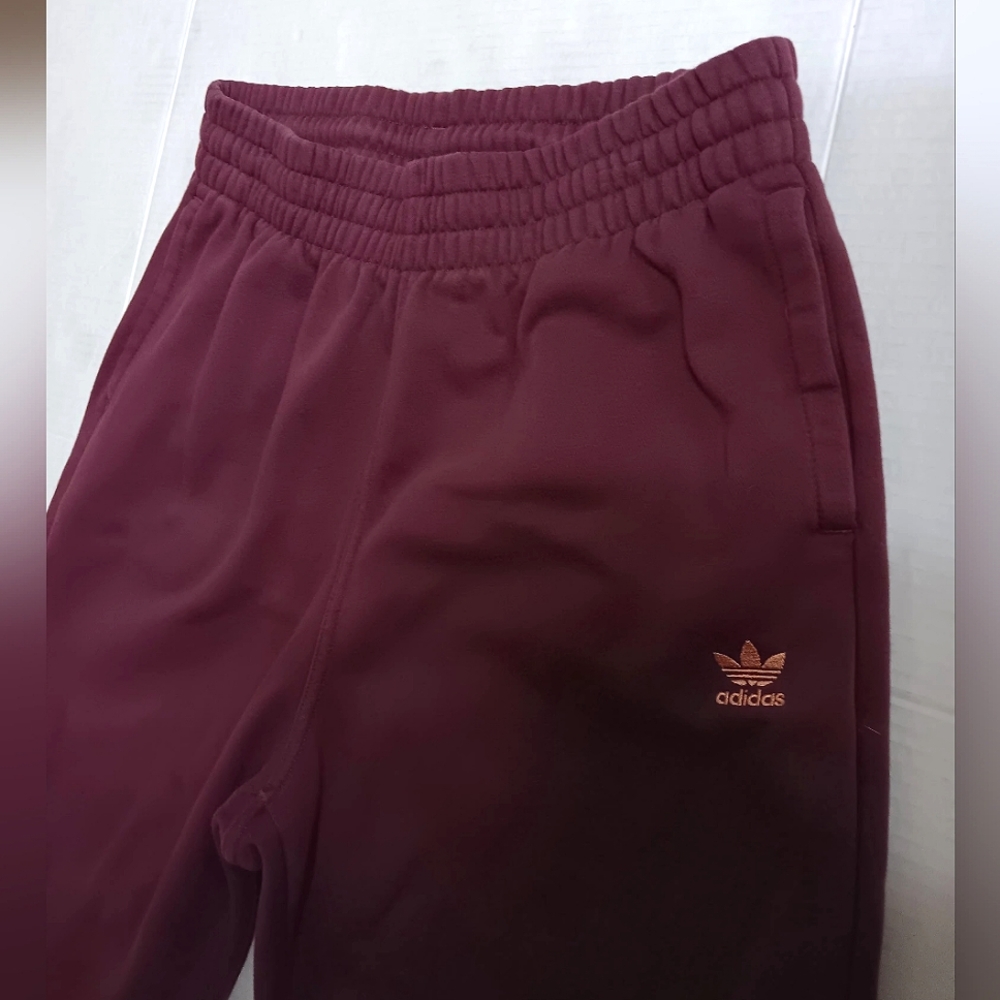 ADIDAS Sweatpants ❤️ - Picture 4 of 5